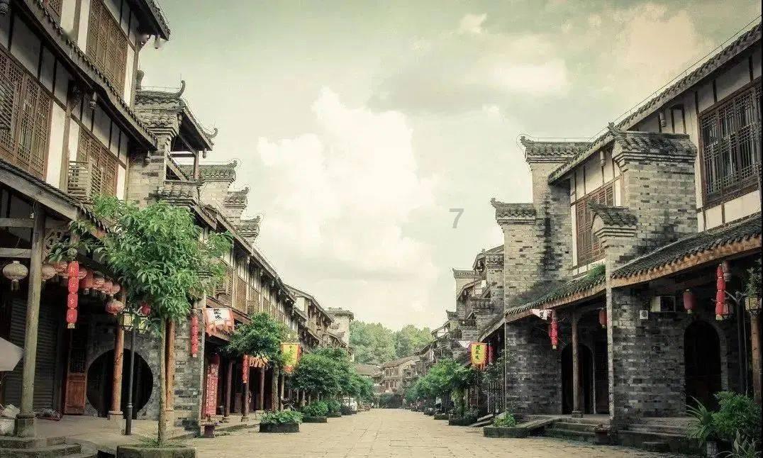 女友她想要我见她父母，可是她和她妈妈聊天的截图她都要给她妈妈的头像打上马赛克再发给我。她啥意思？游戏画面